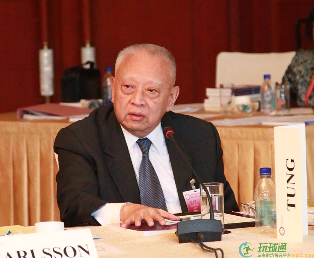 香港赛马会取消周日沙田赛事 悼念香港首任行政长官董建华国葬仪式